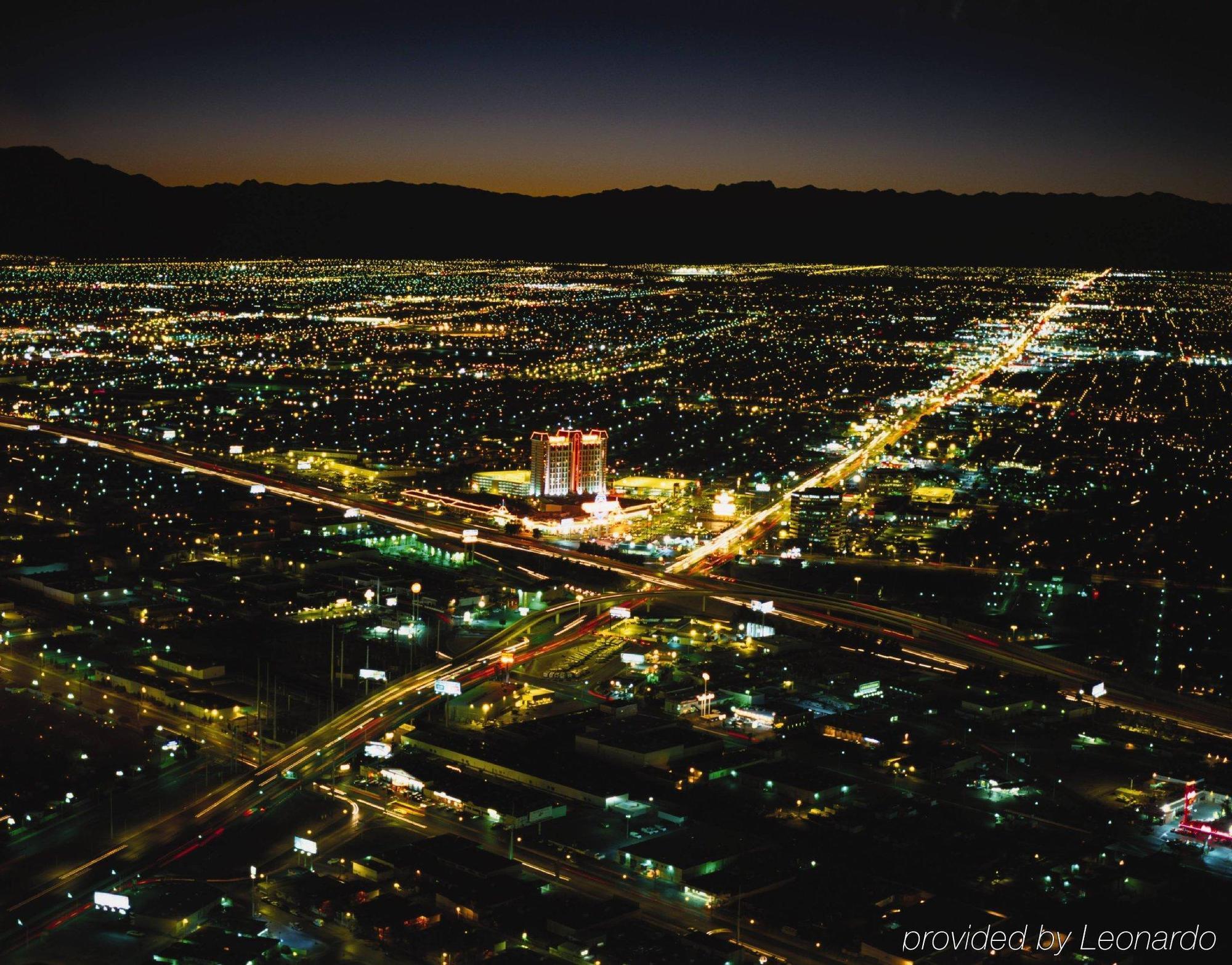 Wyndham Grand Desert Resort Las Vegas Exteriör bild
